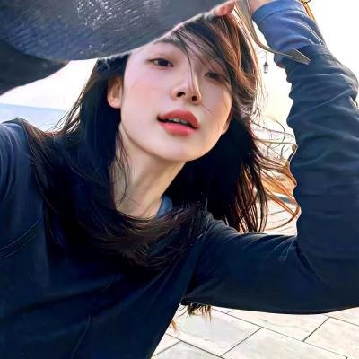 进京寻亲，被哥哥死对头宠翻天